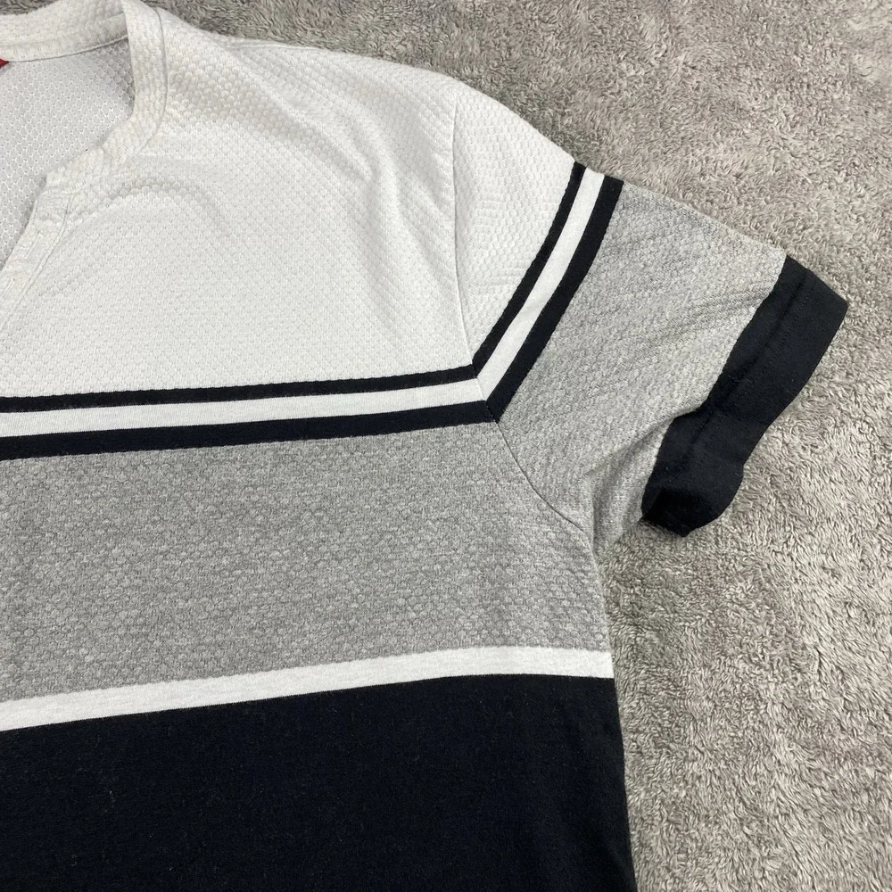 Guess Shirt‎ Small V-Neck Short Sleeve Tee Mens XL White Black - Picture 5 of 16